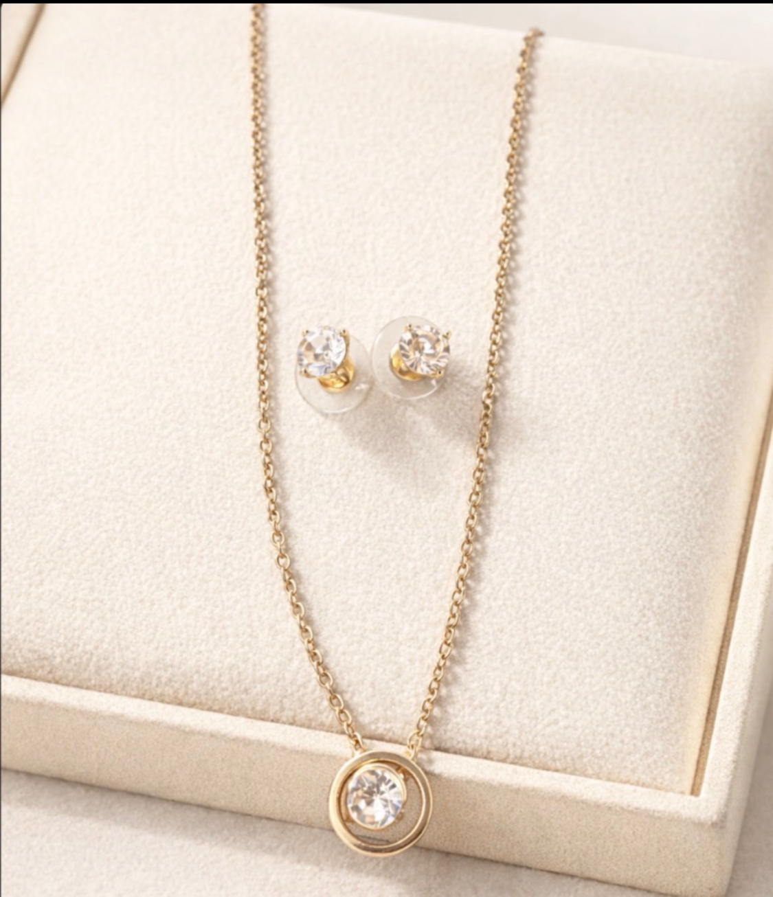 Gold Solitaire Circle Necklace & Earring Set